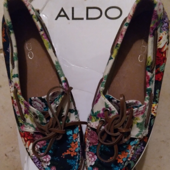 Shoes - Picture 2 of 2